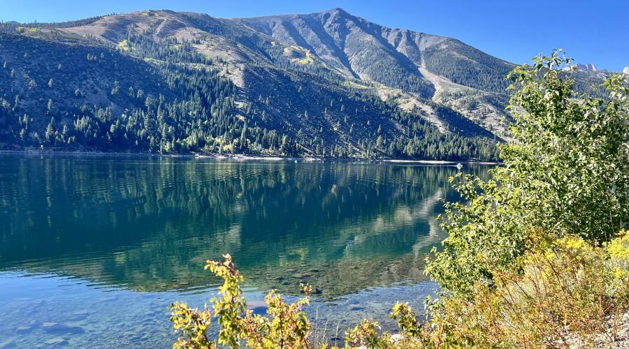 9-24-24_Twin Lakes Bridgeport_Mono County Tourism