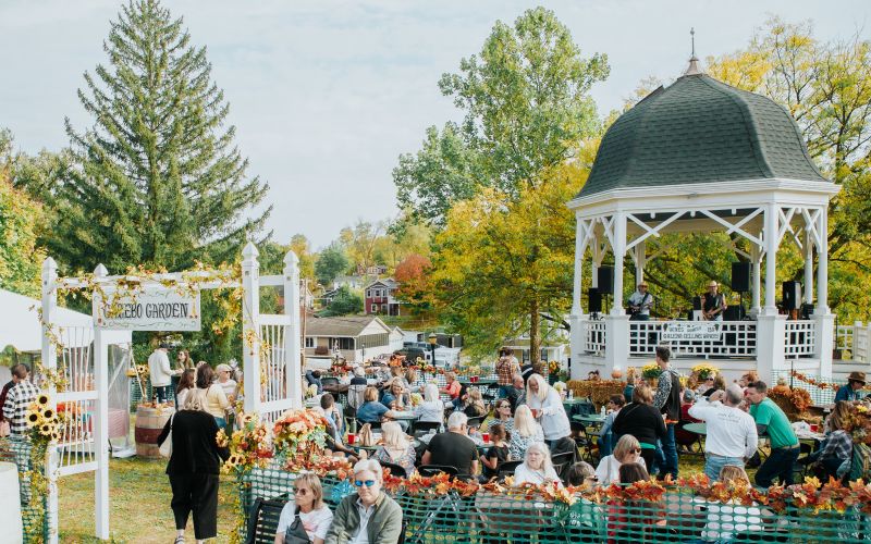 Vendors and shoppers at the Galena Country Fair arts and crafts festival in Grant Park