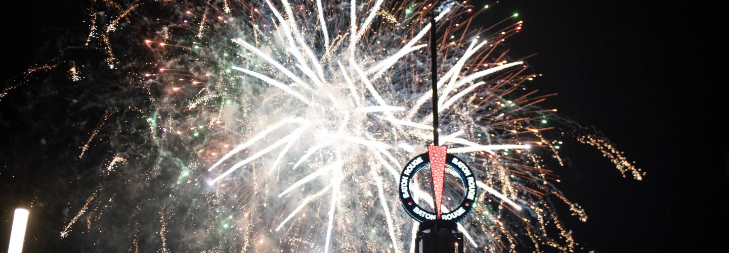 New Year's Eve In Baton Rouge Fireworks & Red Stick Drop