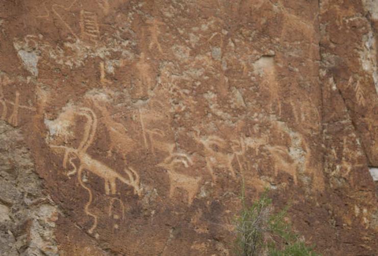 Petroglyphs at Freemont Indian State Park Utah