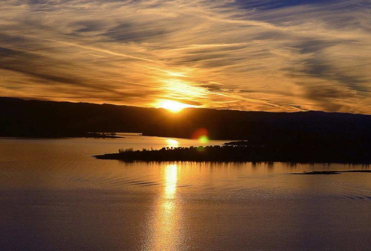 Sunset over Starvation Reservoir in Utah