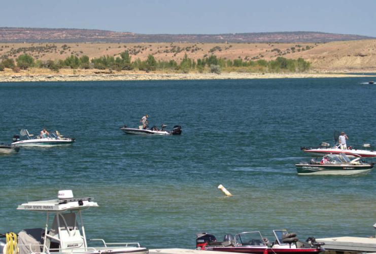 Boaters at Utah's Starvation Reservoir