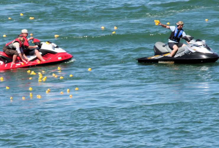 Group on jet skis at Starvation Reservoir