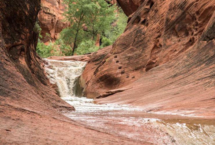 Red Cliffs Hiking Trail by St. George