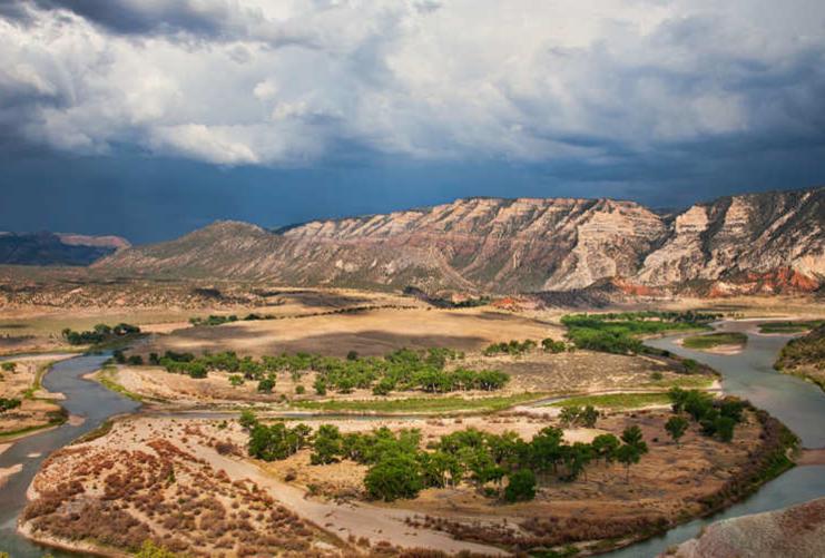 Horseshoe bend in the Green River by Vernal