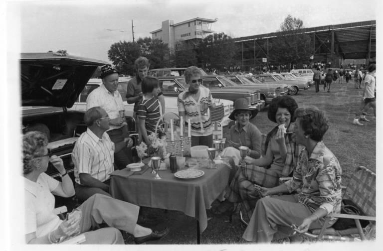 Old Tailgating Pic