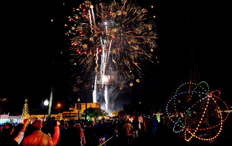 Holiday Events & Festivities for a Kure Beach Christmas Getaway