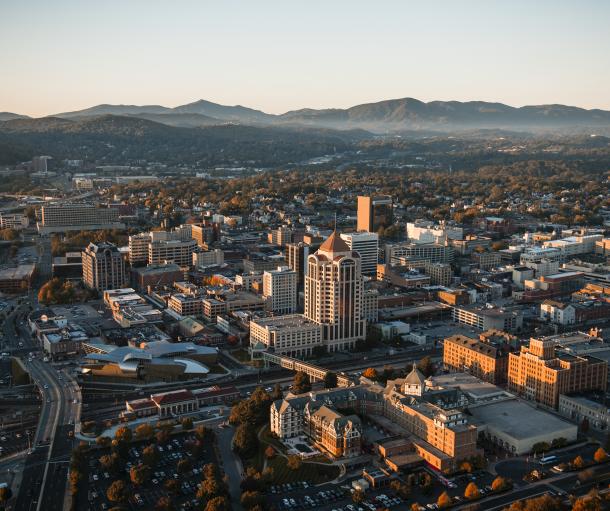 Roanoke, VA | Khách sạn, Nhà hàng, Hoạt động tại Roanoke