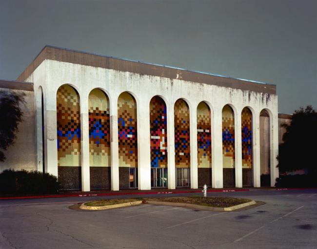 six flags mall
