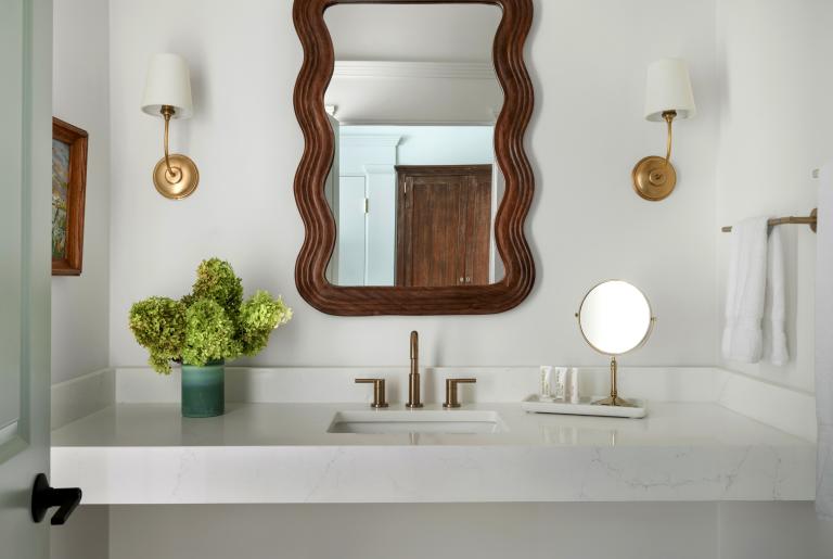 Apollo Guest Room Bathroom