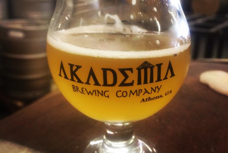 Akademia brewing glass