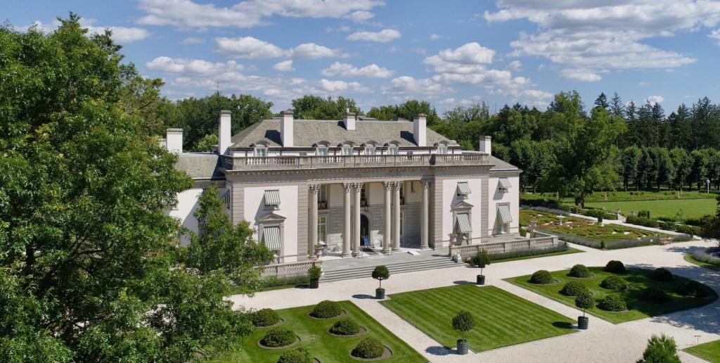 Mansion-2023-Photo18-scaled-e1683126014381-2048x1031