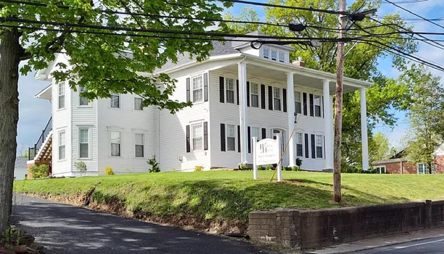 Hickory House Bed & Breakfast