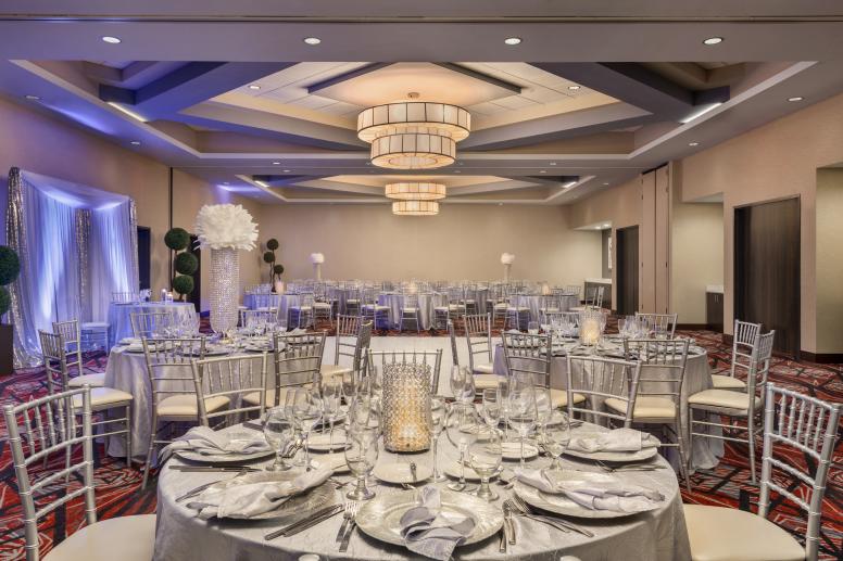 INDNB_Meeting_Room_Creekside_Wedding Embassy Suites Noblesville