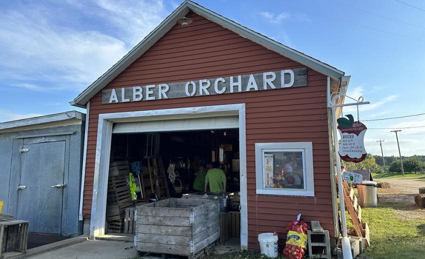 alber orchard barn