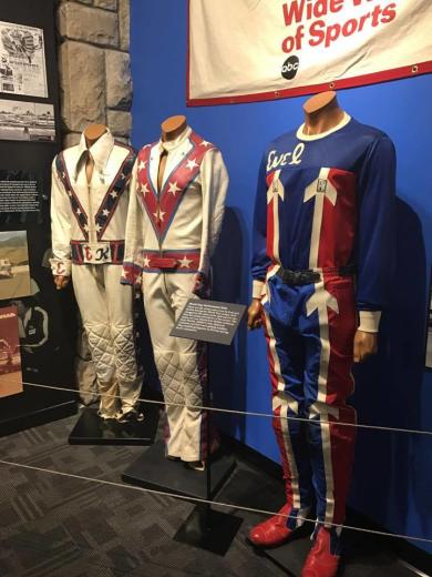 Evel Knievel - Suits