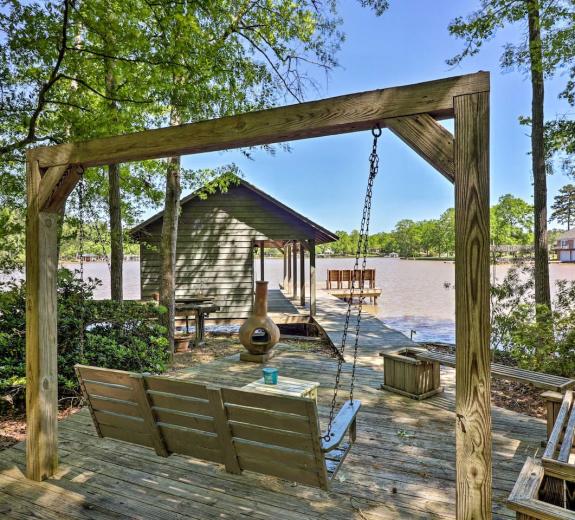 Lakefront cabin vacation rental