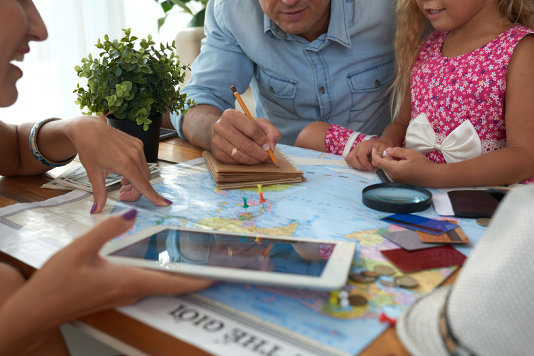 Influencing through Itineraries