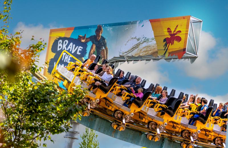 Drayton Manor Resort Theme Park Thrills The Wave ride