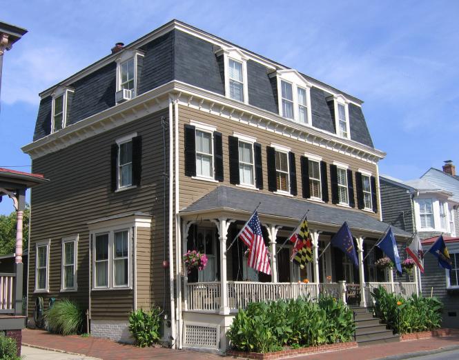 Flag House Inn exterior in Annapolis, MD.