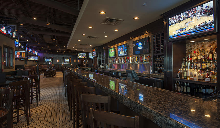 Sandy Springs' Hudson Grille bar area