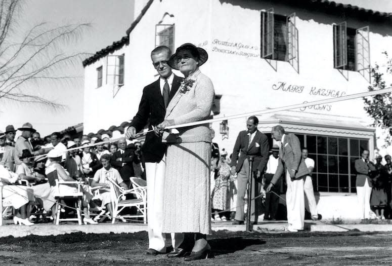 Ribbon cutting by Nellie Coffman for La Plaza in Palm Springs