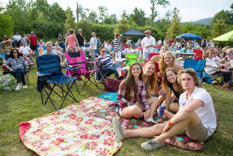Cashiers_Fireworks_2016_Nick_Breedlove_008_787x525_5dd97667-acc9-434a-9257-1684e563cff8