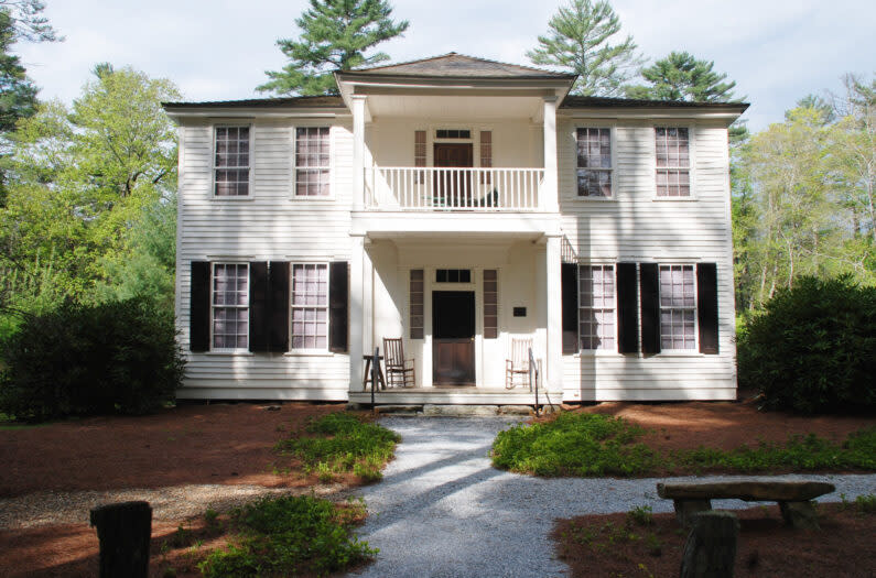Zachary_Tolbert_House_03_795x525_1fea31e0-4e3e-44f6-ac07-2f1c6d7bafd2