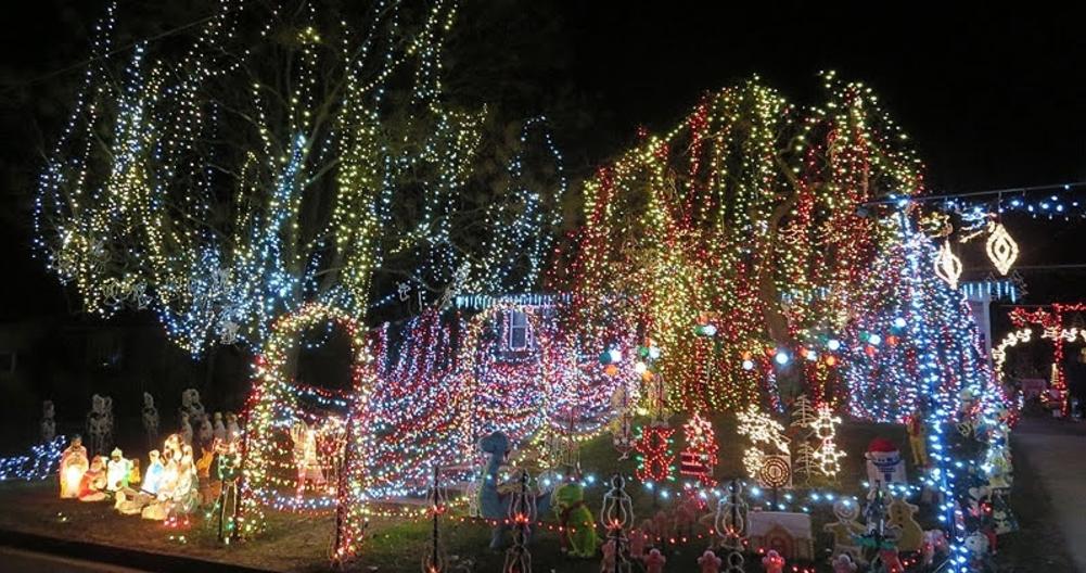Lincolnshire St - Tacky Christmas Lights - OBVFX