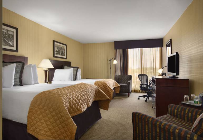 Wyndham Garden Hotel Newark Airport