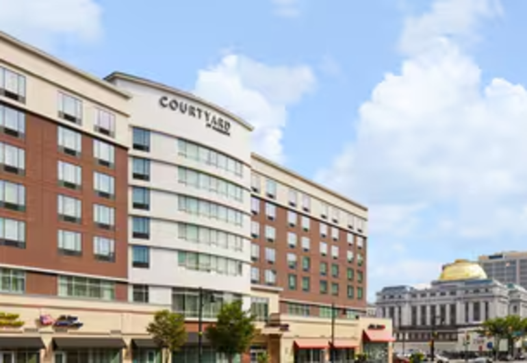 Courtyard By Marriott Newark 2