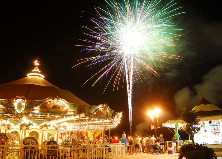 Fireworks at barefoot Landing