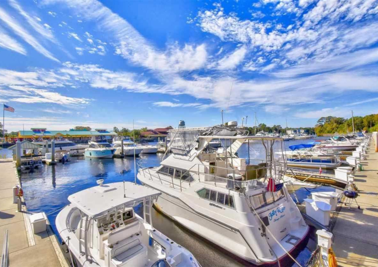 Barefoot Marina 2
