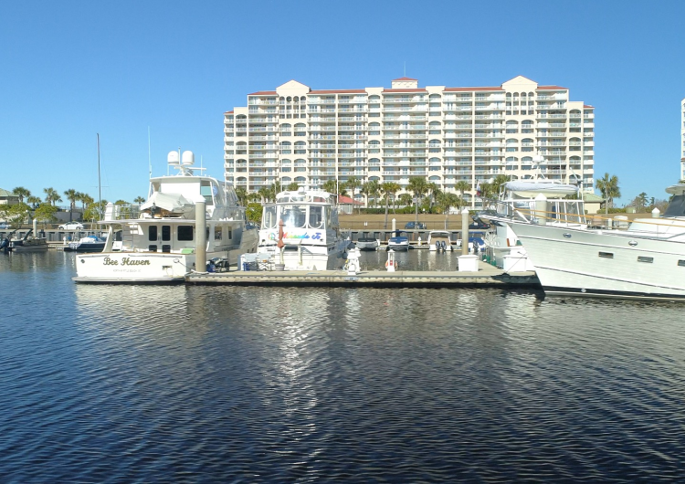 Barefoot Marina 3