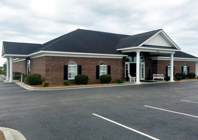 Lee Funeral Home Exterior
