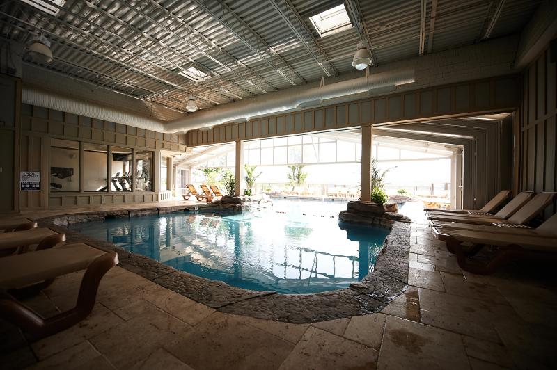 Indoor pool at Fourwinds Lakeside Inn & Marina