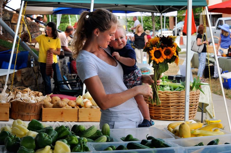 Mom and child at Carrboro Farmers Market