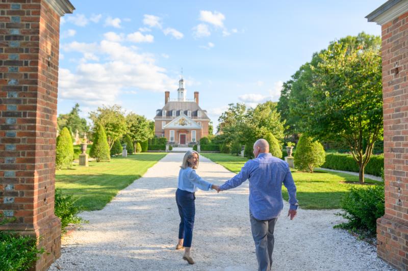 Couple at the Governor's Palace Gate at Colonial Williamsburg