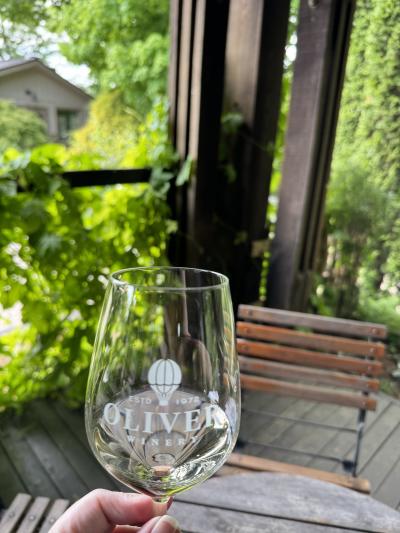 Oliver Winery wine glass