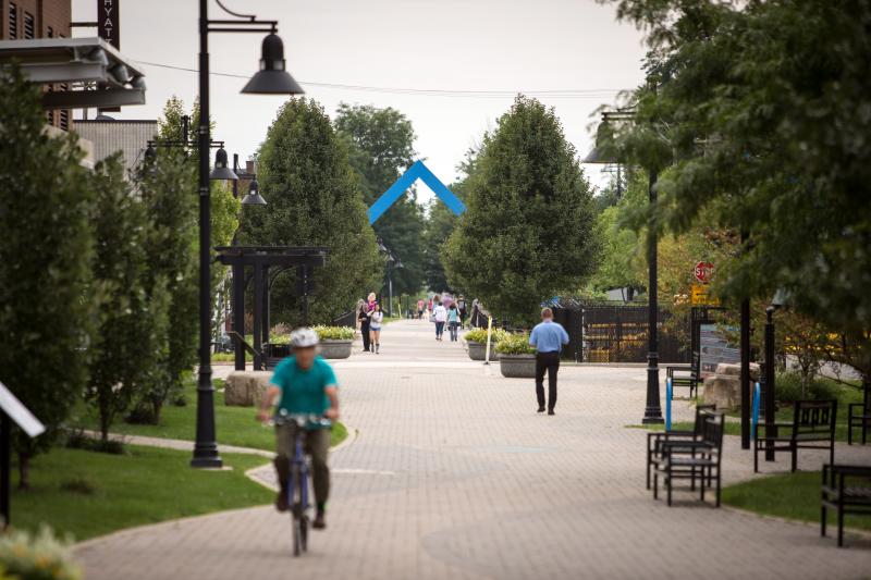 Bikers and pedestrians on the B-Line Trail