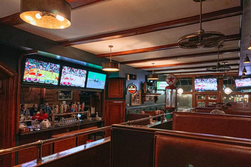 People dining at Crazy Horse