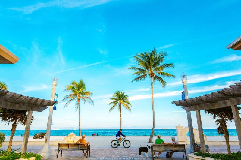 Bike ride on Hollywood Beach