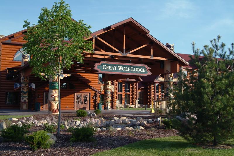 Great Wolf Lodge outside