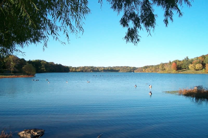 Wyandotte County Lake