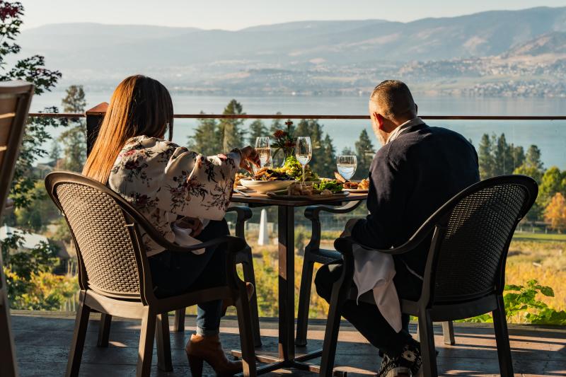 Dining on Patio at Summerhill Pyramid Bistro 1