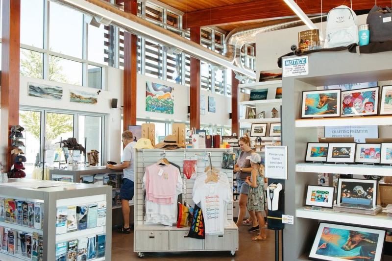 Kelowna Visitor Centre - Retail Shot
