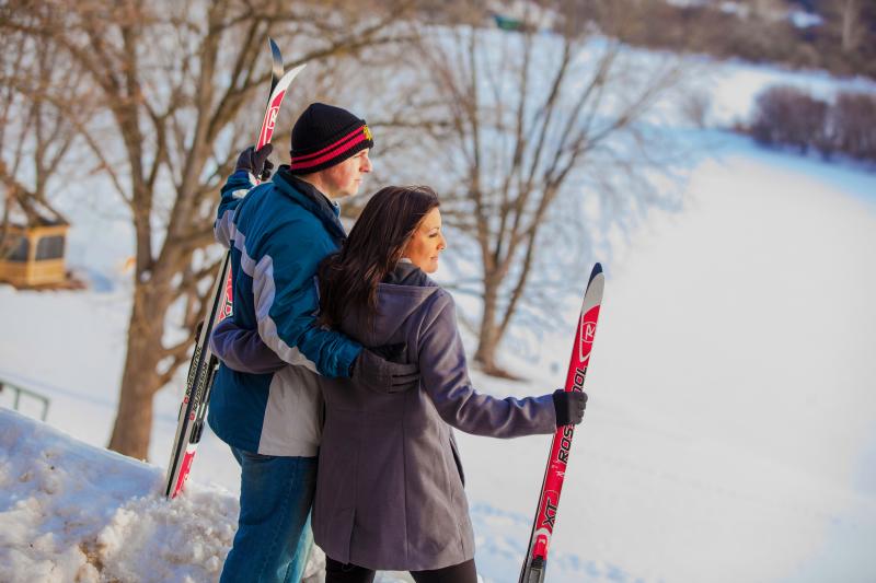winter ski couple