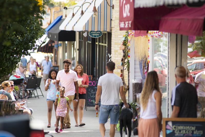 Cute family shopping in downtown Lake Geneva