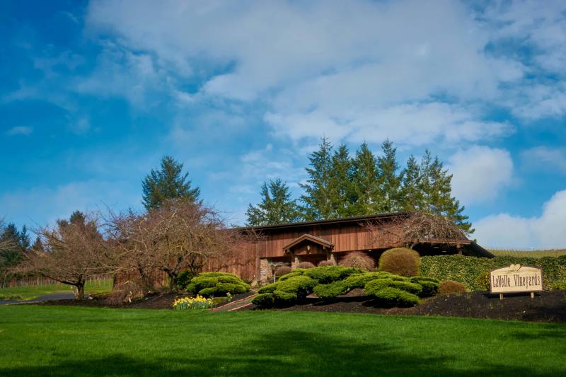 LaVelle Vineyards by Thomas Moser Compressed - Lavelle Vineyards