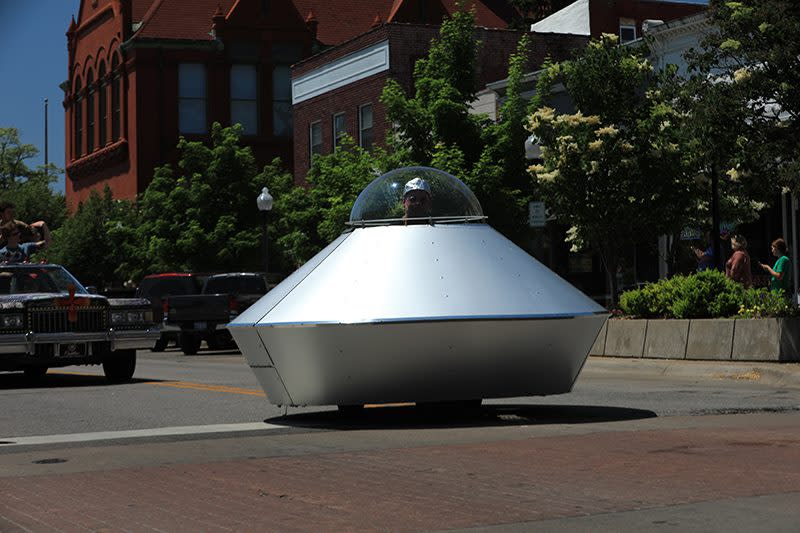 Art Tougeau UFO car